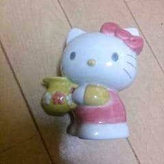 キティちゃん置物のサムネイル