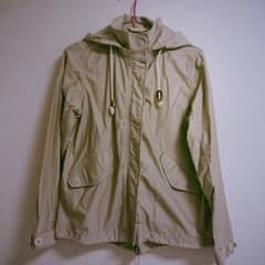 マウンテンパーカーのサムネイル