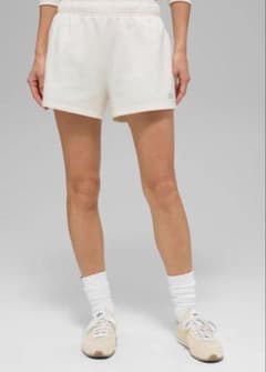 alo ショートパンツ アイボリー XSのサムネイル