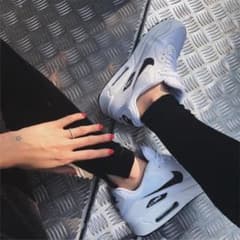 NIKE  AIR MAXのサムネイル