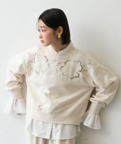 Trish 裏毛フラワーカットワーク刺繍プルオーバーのサムネイル