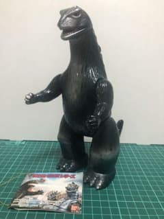 ゴジラ フィギュア 1992 復刻版★昭和レトロ　東宝怪獣シリーズ ゴジラ フィギュア 1992 復刻版☆昭和レトロ 東宝怪獣シリーズ - メルカリ