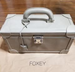 FOXEY 本物タグ付き新品未使用 スクエアバッグ  ハンドバッグ メイクバッグのサムネイル