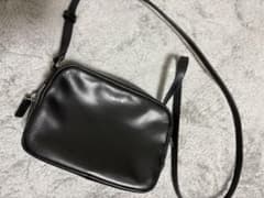 agnes b. 黒 ミニレザーショルダーバッグのサムネイル
