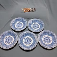 処分間近】青い花柄陶器皿5枚セットとフォーク 箱付き - メルカリ
