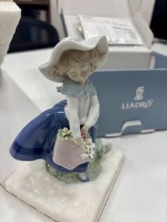リヤドロ　新品未使用自宅保管品「きれいな花ばかり」のサムネイル