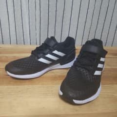 adidasスニーカー24.0cmのサムネイル