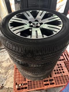 デリカ　d5 純正18インチ　ホイールセットのサムネイル
