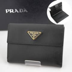 ✨極上美品✨ プラダ 二つ折り 三角プレート サフィアーノレザー W