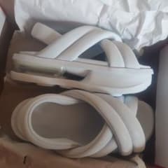 新品未使用*NIKEアイラ24センチライトブルーのサムネイル