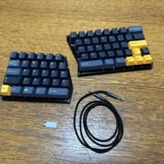 値下げ中【中古品】Mint60 分割 キーボード　茶軸のサムネイル