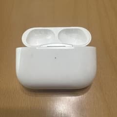 ジャンク品 Apple AirPods Pro 充電ケース 本体 - メルカリ