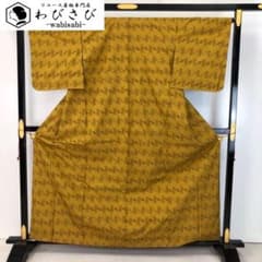 紬着物 本場琉球絣 絣模様 琉球柄 芥子色 しつけ糸 K-5402 - メルカリ
