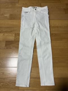 UNIQLO ホワイトデニムパンツ
