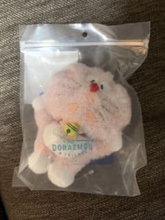 【新品未開封】100%ドラえもん&フレンズ展ドラえもんキーチェーン　桜ドラえもんのサムネイル