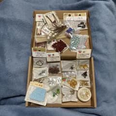ハンドメイド アクセサリーパーツ まとめ売りのサムネイル