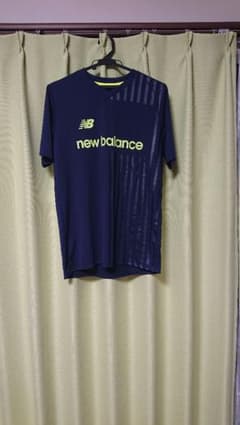 new balance サッカーシャツのサムネイル