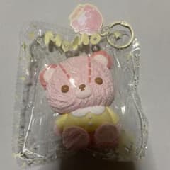 momo クマ キーホルダー ピンク　スクイーズのサムネイル