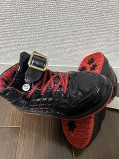 光沢のある黒赤スニーカー 21cm 新品のサムネイル