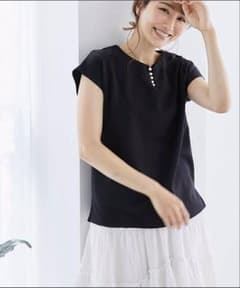 (お値下げ)ネックパールトップスのサムネイル