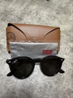 Ray-Ban RB 2180-F サングラス ブラックのサムネイル