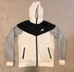 Nike フード付きナイロンジャケット美品　希少のサムネイル