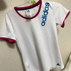 adidas スポーツTシャツのサムネイル