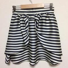 ミニスカートのサムネイル