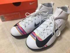 最終値下★NIKE 美品☆一回使用☆ナイキ ジュニア スーパーフライ 【22㎝】のサムネイル