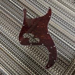 エレキベース　ピックガード　赤べっ甲のサムネイル