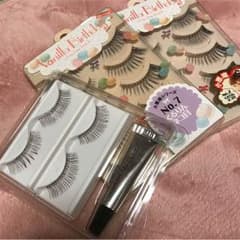 つけまつげのサムネイル