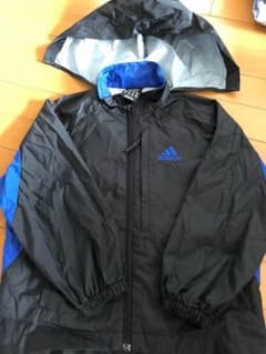 adidasウィンドブレーカーのサムネイル