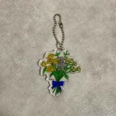 TOMOO アクリルキーホルダー 花束 - メルカリ