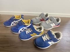 ASICS・New Balance キッズスニーカー　3点のサムネイル