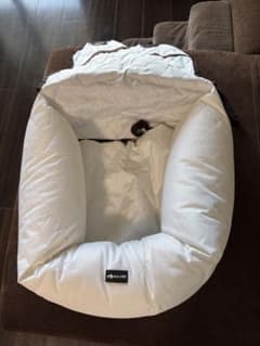 値下げしました！！新品！INULABO ホワイト 車内固定クッションのサムネイル