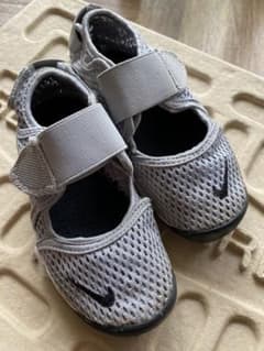 キッズ　NIKE リトルリフト　17cm グレーのサムネイル