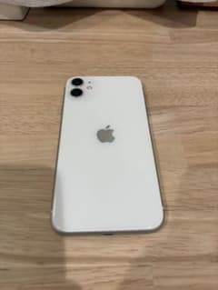 Apple iPhone 11 ホワイト 本体 +箱付き - メルカリ