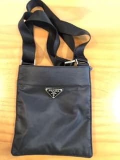 PRADA プラダ ショルダーバッグのサムネイル