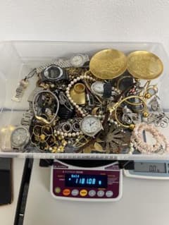 遺品整理 アクセサリー イミテーションまとめ 約1,000g - メルカリ