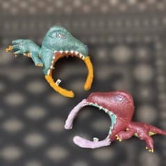 恐竜デザインカチューシャ 2点セット ユニバ ペアのサムネイル