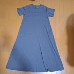 UNIQLO M グレー 半袖ロングワンピースのサムネイル