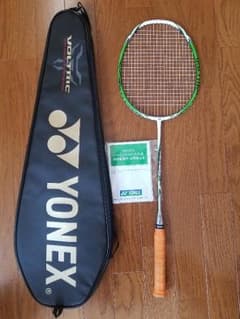 【美品】バドミントンラケット ボルトリック30 YONEXのサムネイル