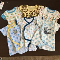 お値下げ‼︎60〜70cm ロンパース 6枚セットのサムネイル