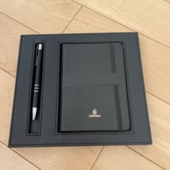 エミレーツ航空ファーストクラス限定⭐︎台座付き！ノート&ボールペンセットのサムネイル