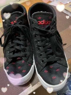 【お値下げ】adidas インヒールスニーカー　ブラックのサムネイル