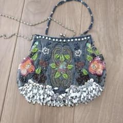 ビーズ刺繍 グレー パーティーバッグのサムネイル