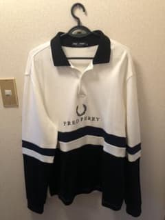 FRED PERRY ロゴスウェットシャツ Mのサムネイル