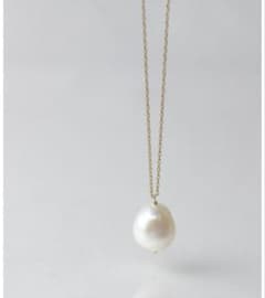 【美品】anq. K10 マザーオブパール ネックレス　上品な艶 美品】anq. K10 マザーオブパール ネックレス 上品な艶 - メルカリ
