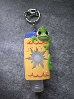 ラプンツェル　パスカル　消毒用アルコール　キーホルダーのサムネイル