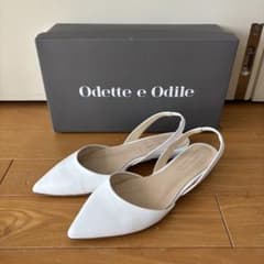 ODETTE É ODILE Flat Mule Sandals